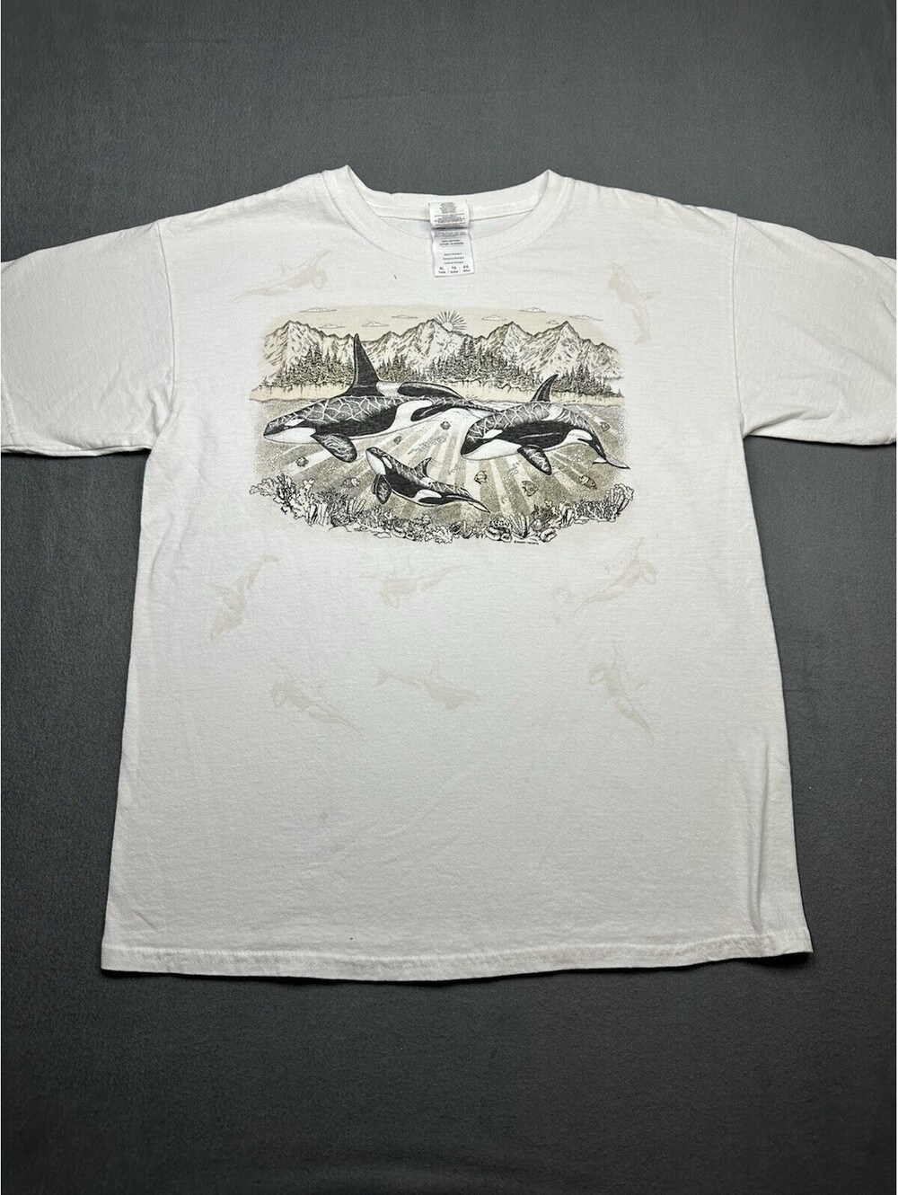 Vintage Orcha Whale Size XL Youth, White